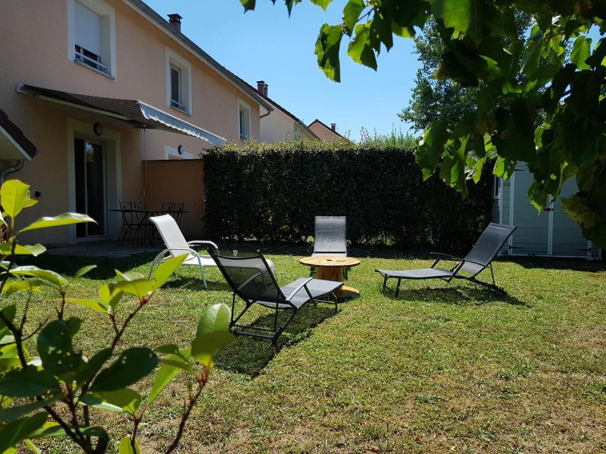 Appartement T3 A Belley Au Calme Avec Jardin Privatif Exterior foto