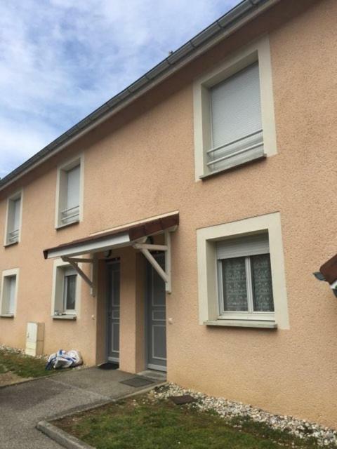Appartement T3 A Belley Au Calme Avec Jardin Privatif Exterior foto